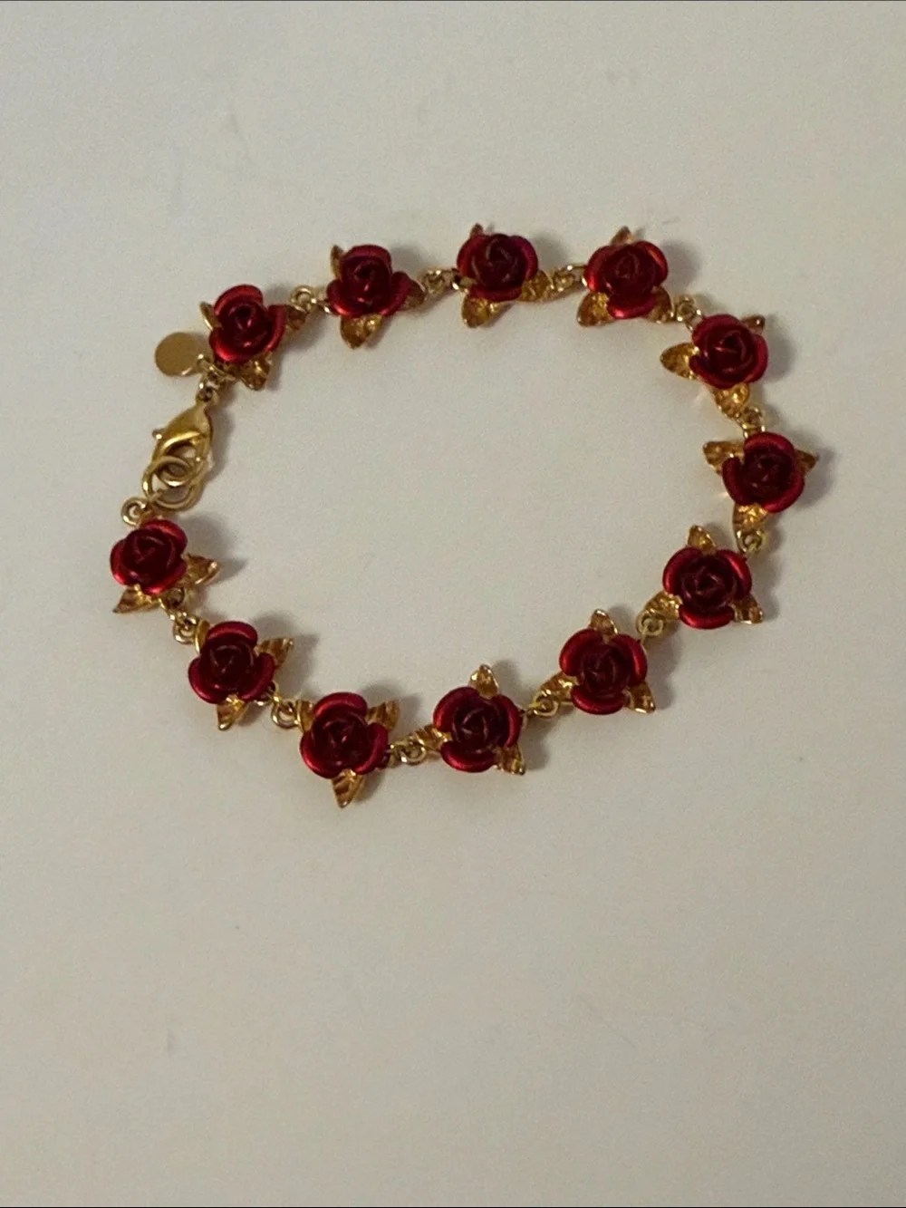 DANBURY MINT SIGNED VINTAGE BRACELET GOLD PLATE DOZEN RED ENAMEL ROSES 7.5”